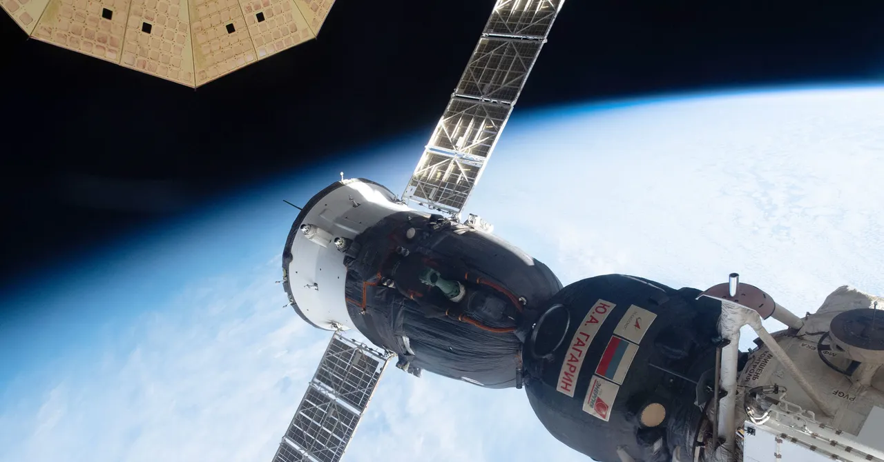 Soyuz science iss065e431289